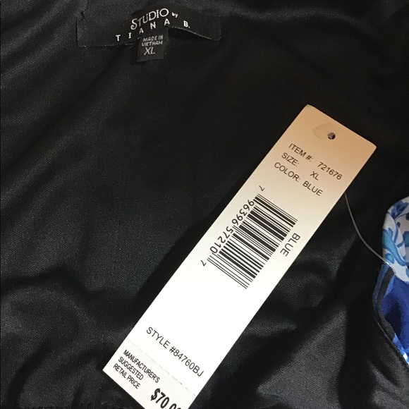 Long dress - Picture 3 of 3